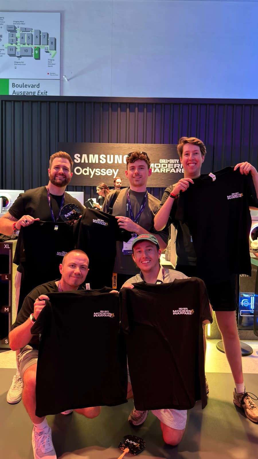 Alex at the Samsung Odyssey stand at gamescom